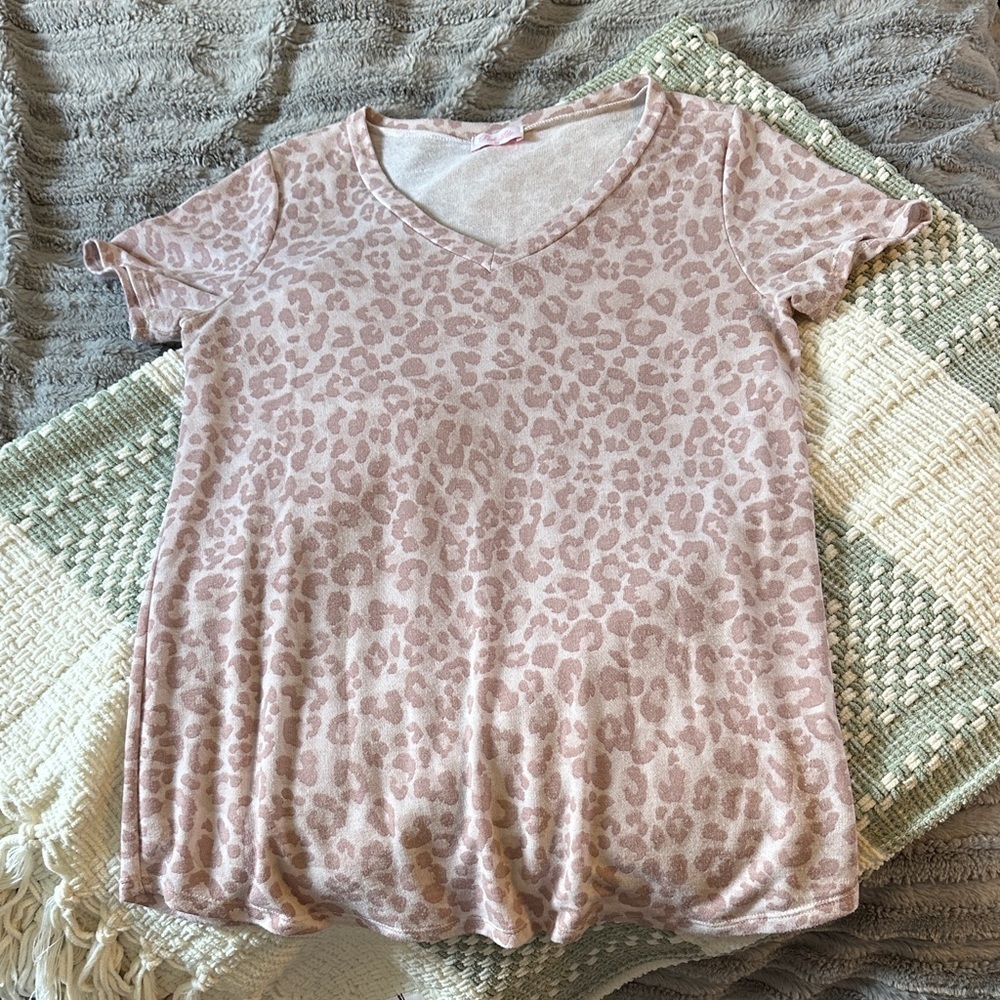 Women’s Pink Lily t shirt